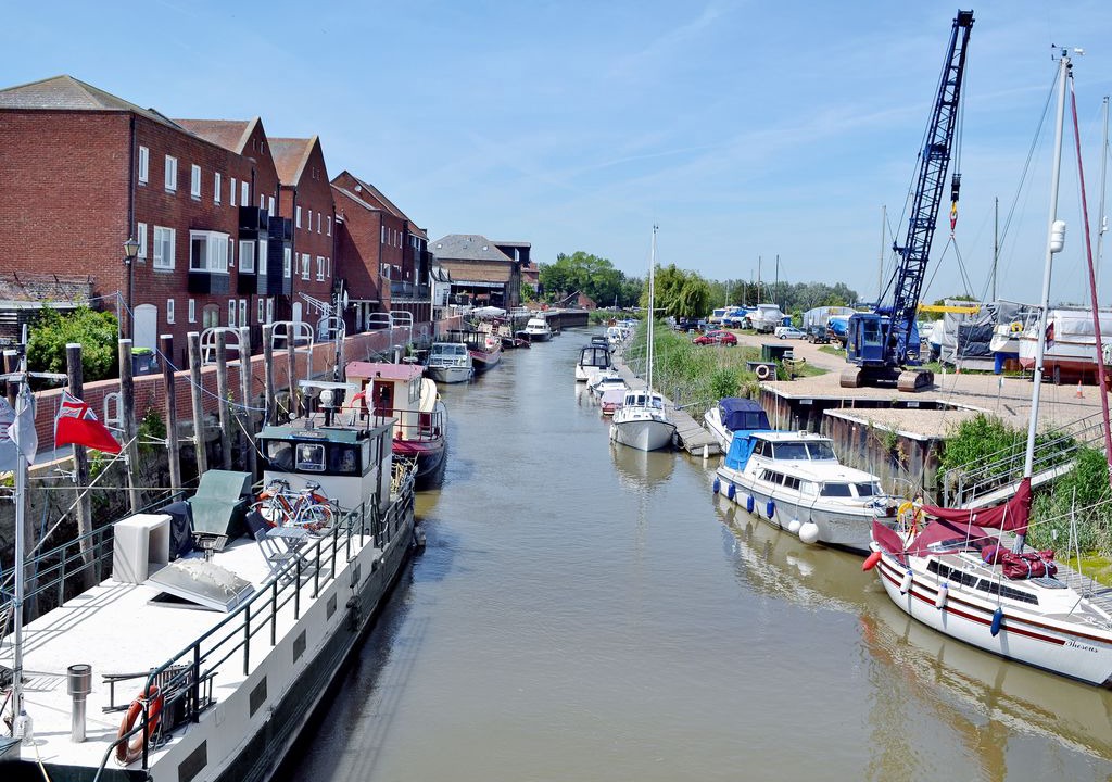 Photo of Others in Sandwich