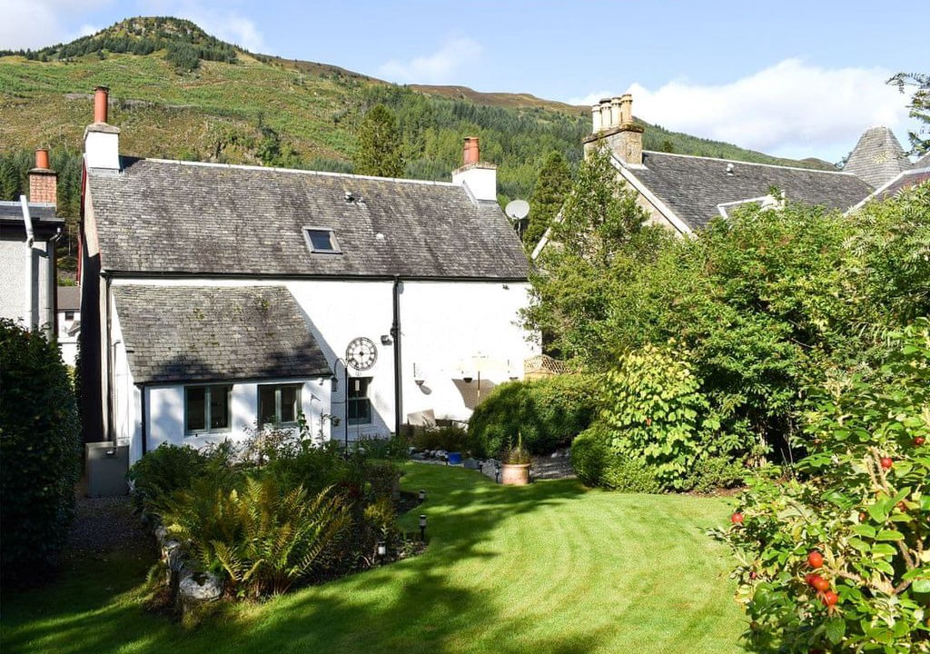 Photo of Buildings in Strathyre