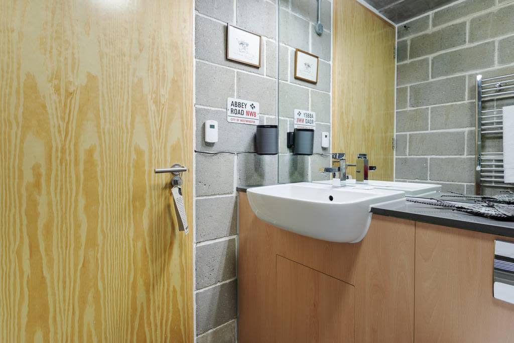 Photo of Bathroom in Homerton