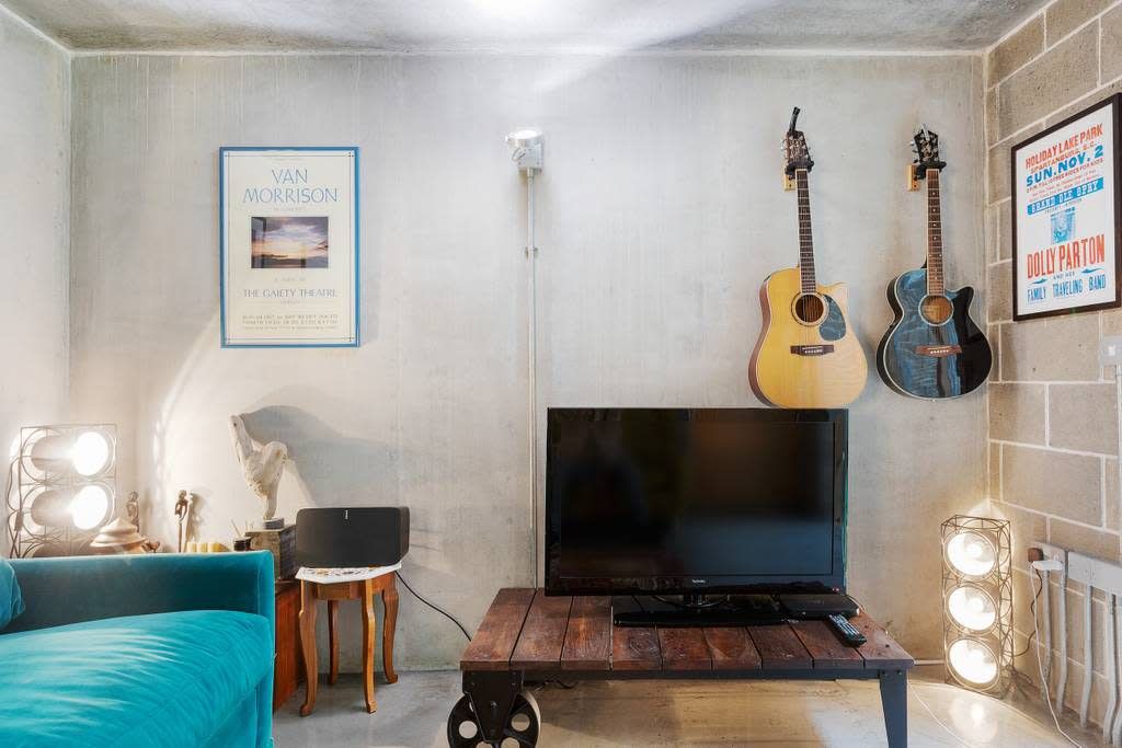 Photo of Livingroom in Homerton