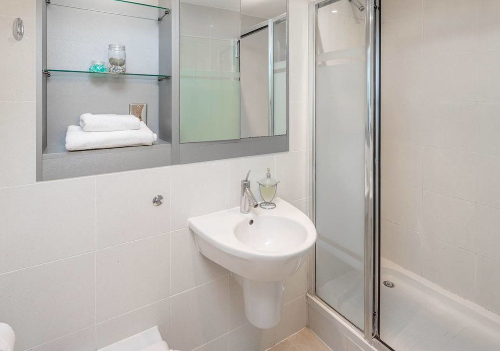 Photo of Bathroom in Wapping