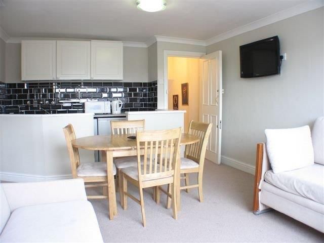 Photo of Livingroom in Brondesbury Park