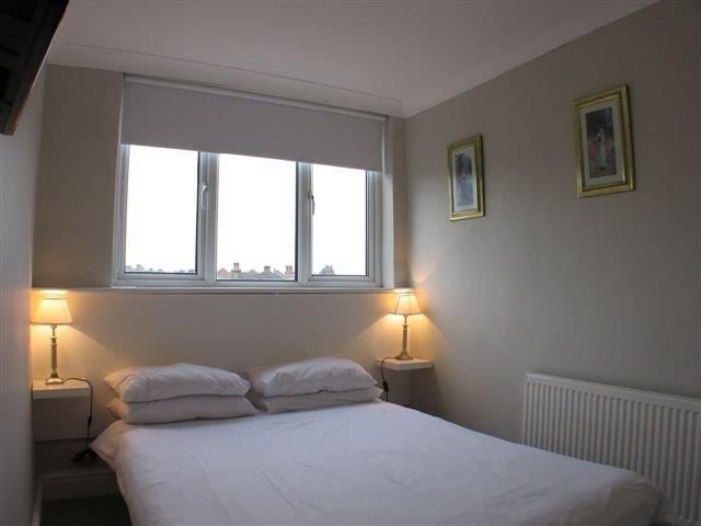 Photo of Bedroom in Brondesbury Park