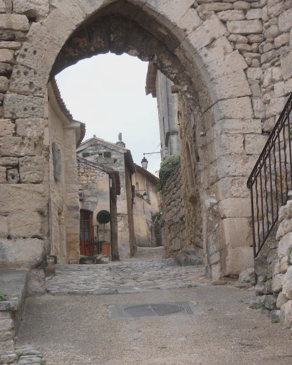 Photo of Buildings in Saint-Saturnin-les-Avignon