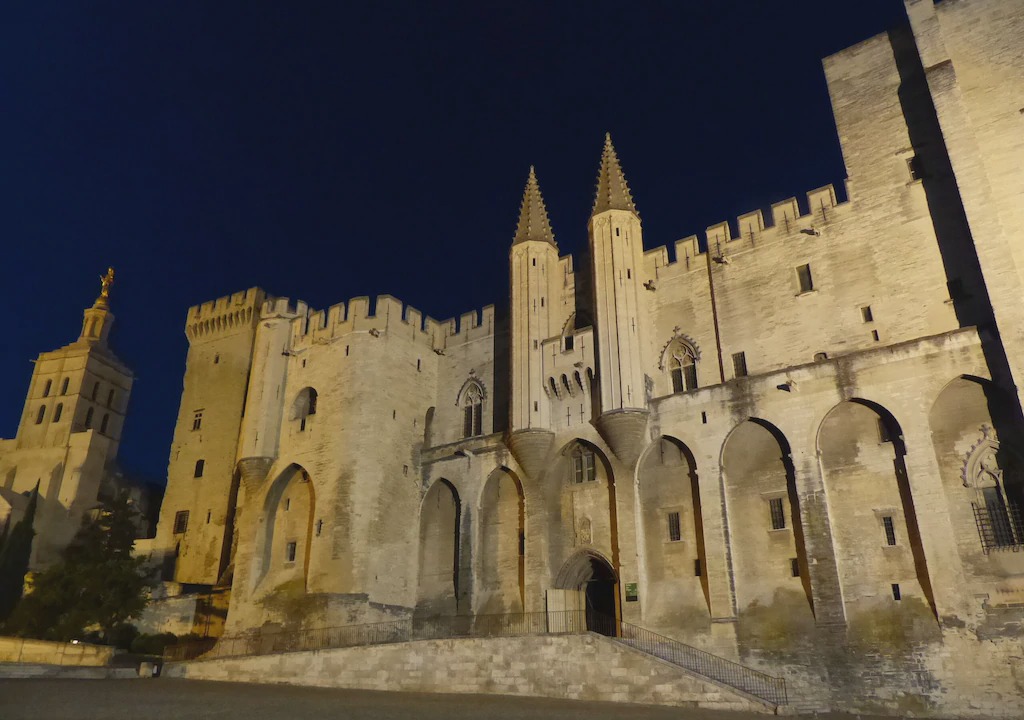 Photo of Buildings in Saint-Saturnin-les-Avignon