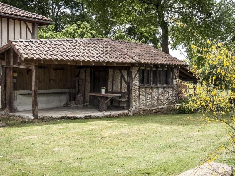 Photo of Buildings in Benquet