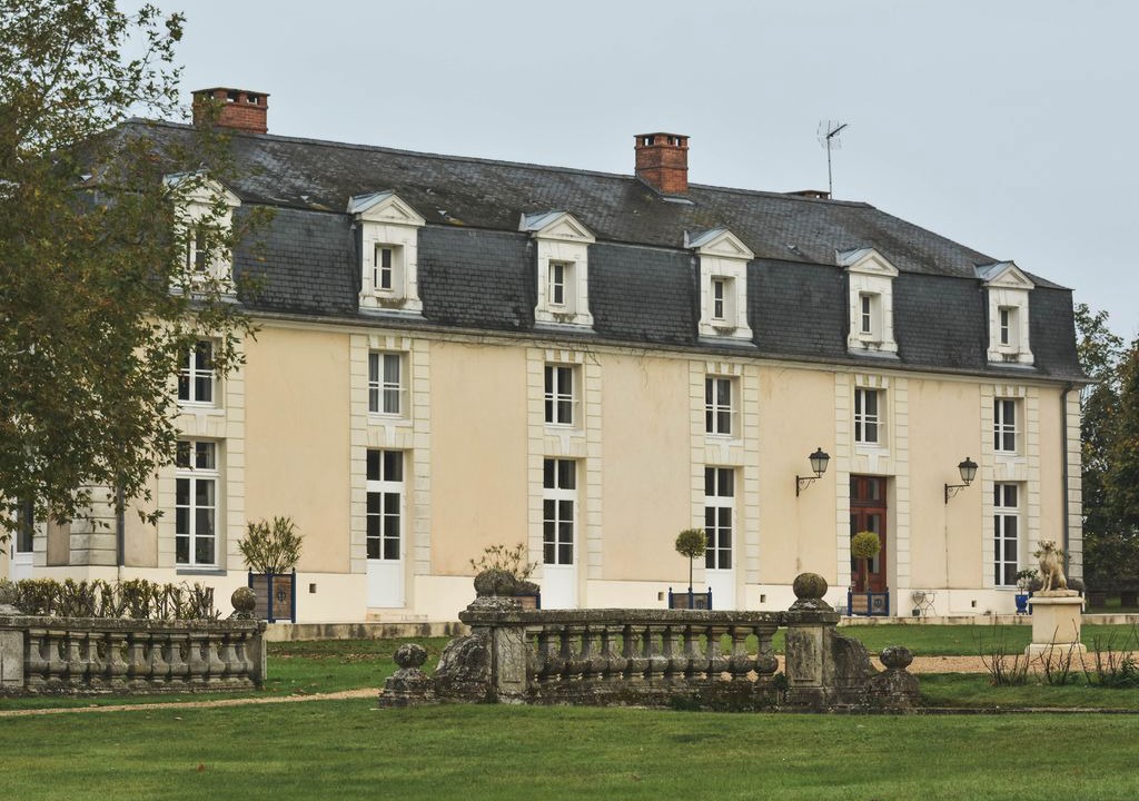 Photo of Buildings in Fresneaux-Montchevreuil