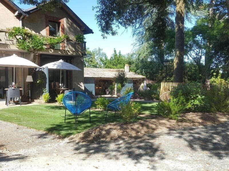 Photo of Buildings in Le Cellier