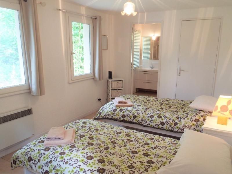 Photo of Bedroom in Asnieres sur Vegre