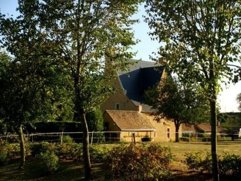 Photo of Buildings in Asnieres sur Vegre