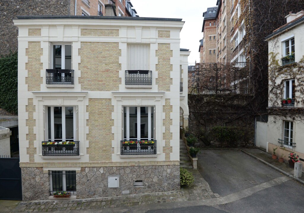 Photo of Buildings in 12th Arrondissement