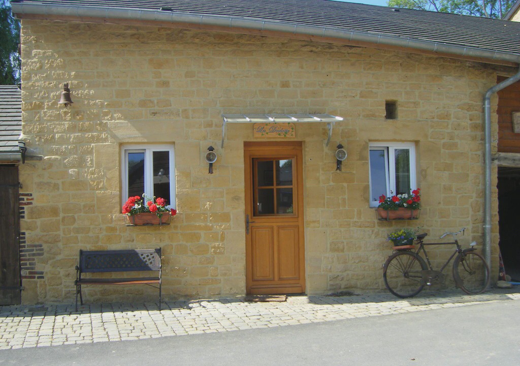 Photo of Buildings in Haudrecy
