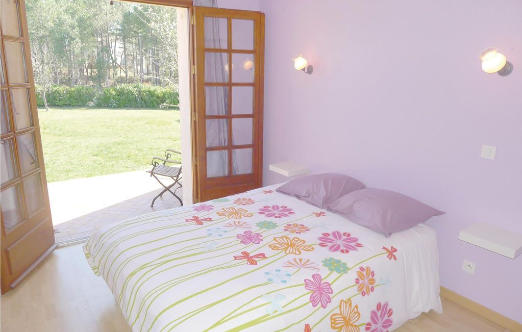 Photo of Bedroom in Bordezac