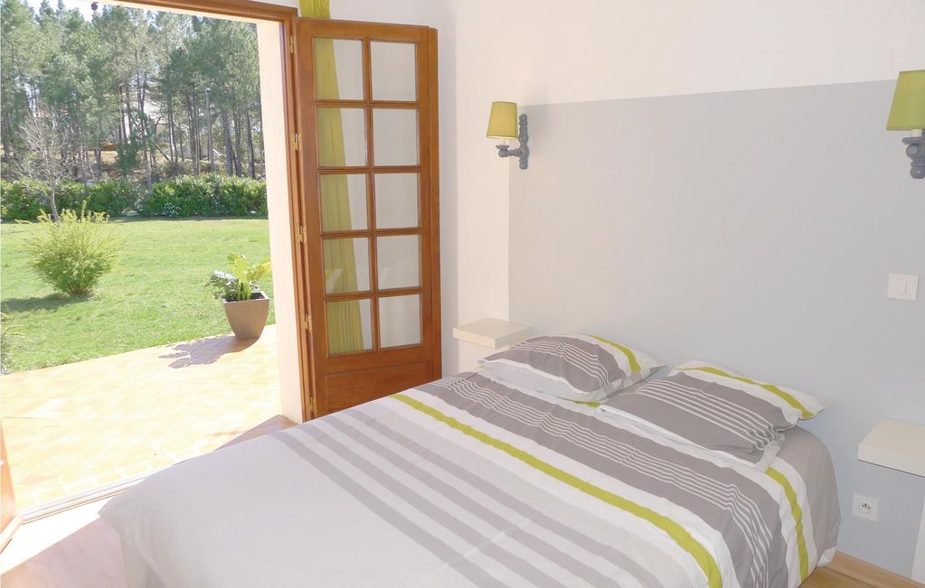 Photo of Bedroom in Bordezac