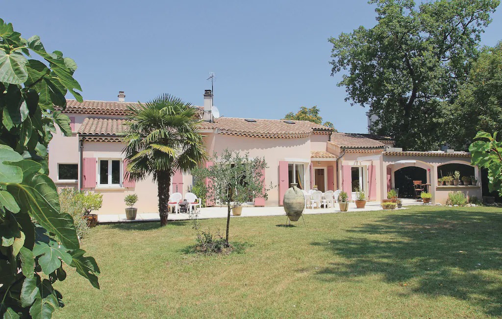 Photo of Buildings in Montelimar