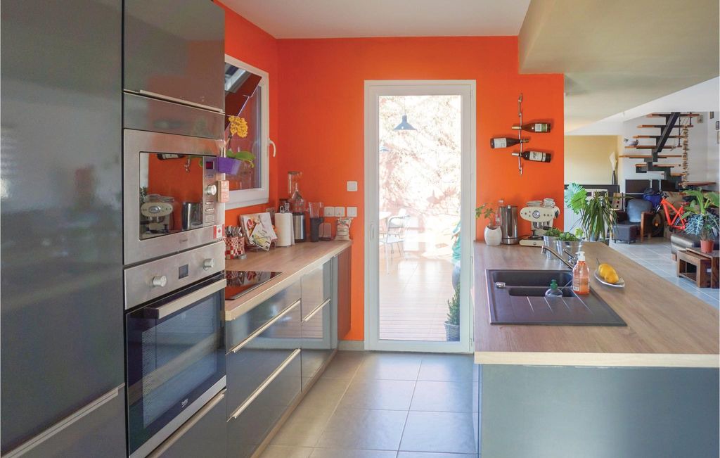 Photo of Kitchen in Montblanc