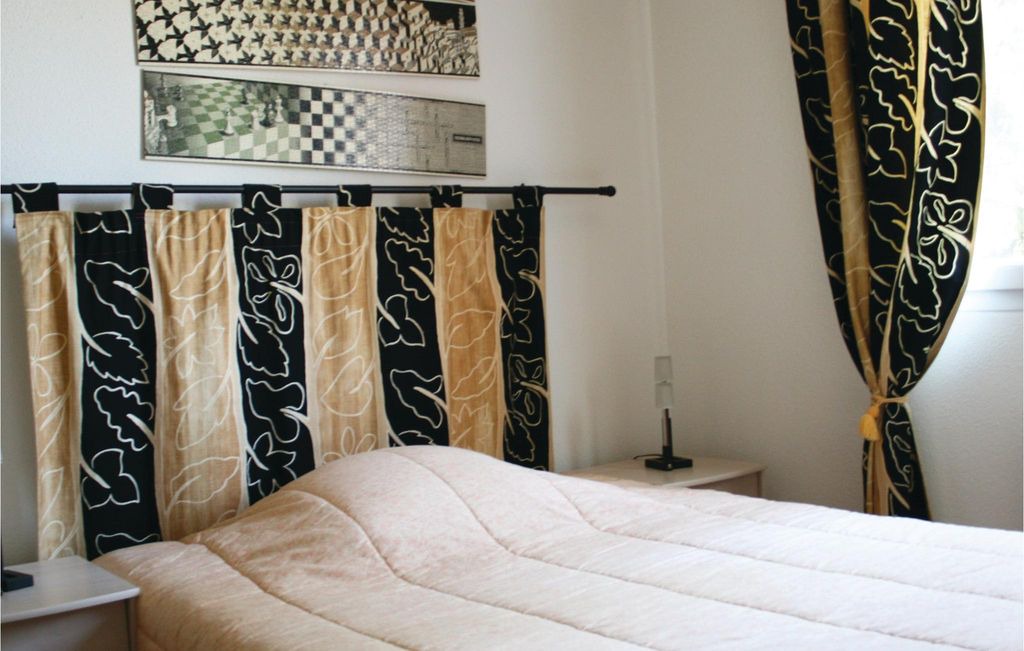 Photo of Bedroom in Prades-sur-Vernazobre