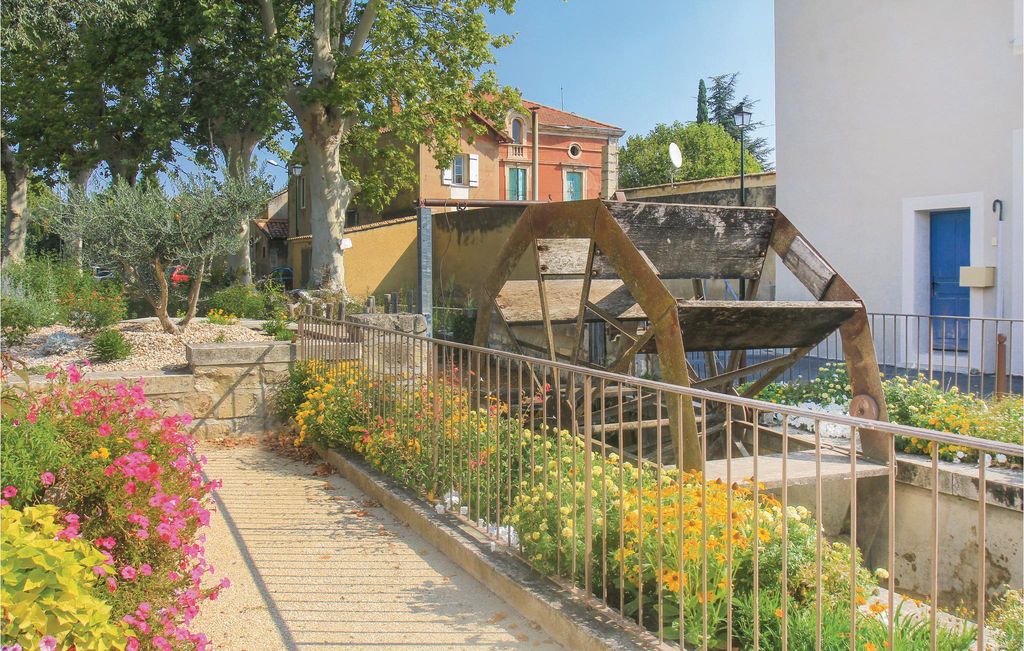 Photo of Buildings in Maillane