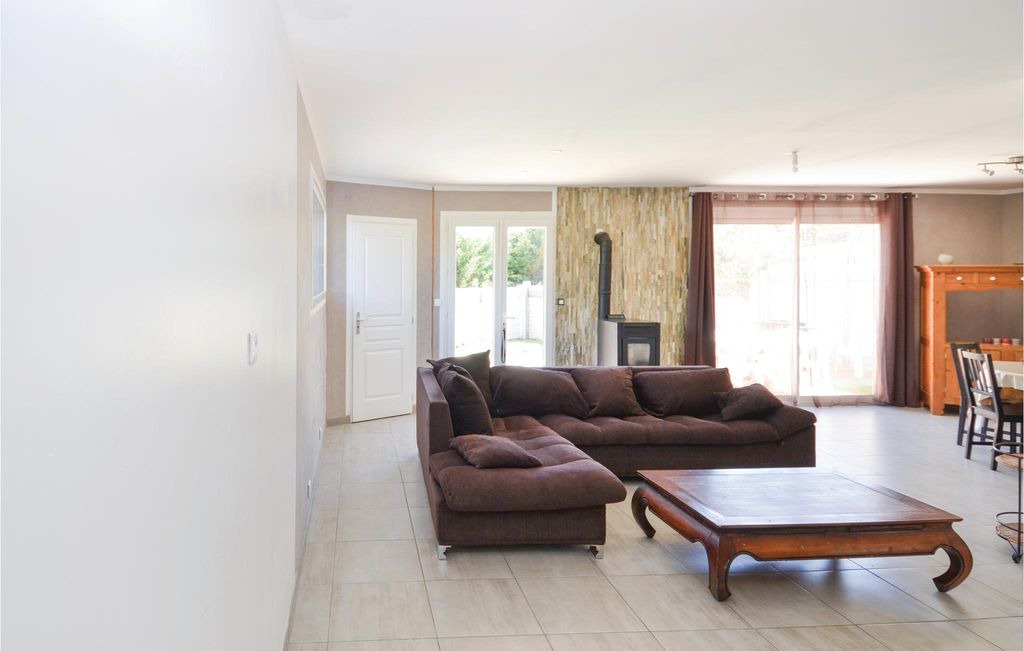 Photo of Livingroom in Saint-Privat-des-Vieux