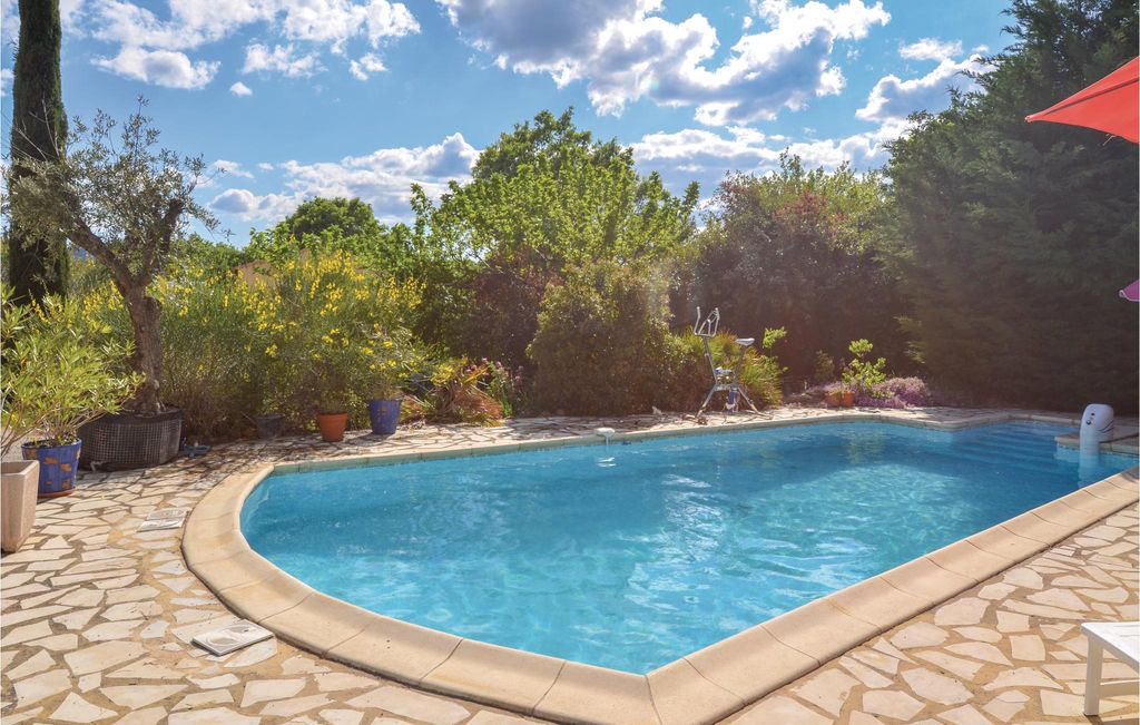 Photo of Outdoor in Saint-Julien-de-Peyrolas
