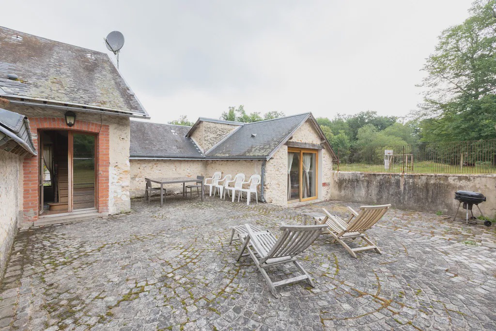 Photo of Buildings in Raizeux