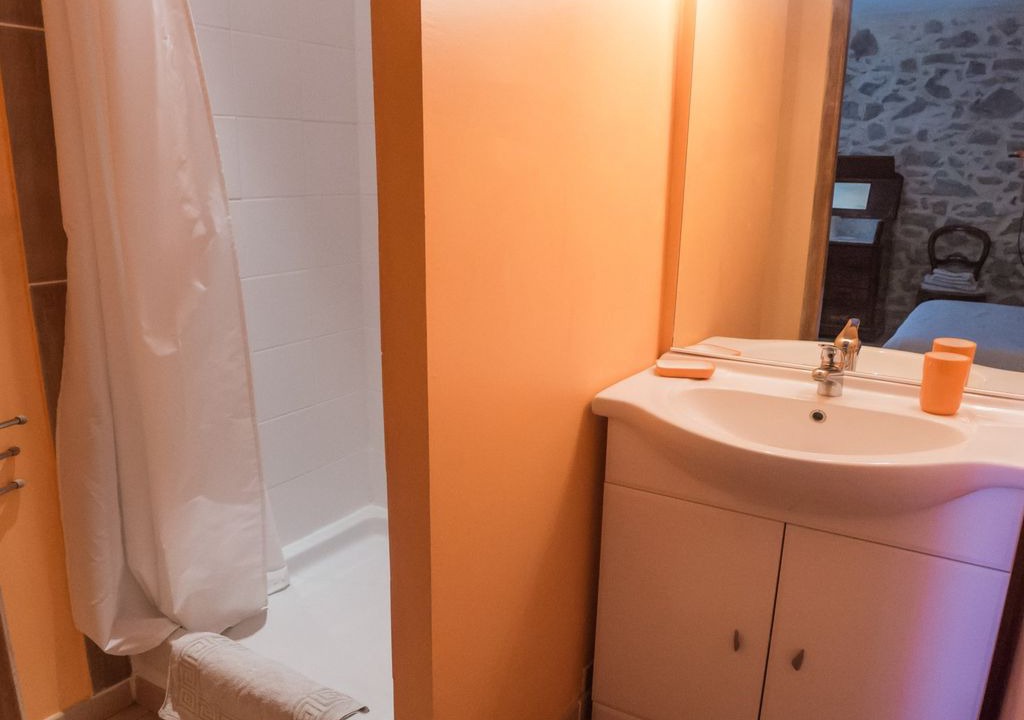 Photo of Bathroom in Montbrun-des-Corbieres