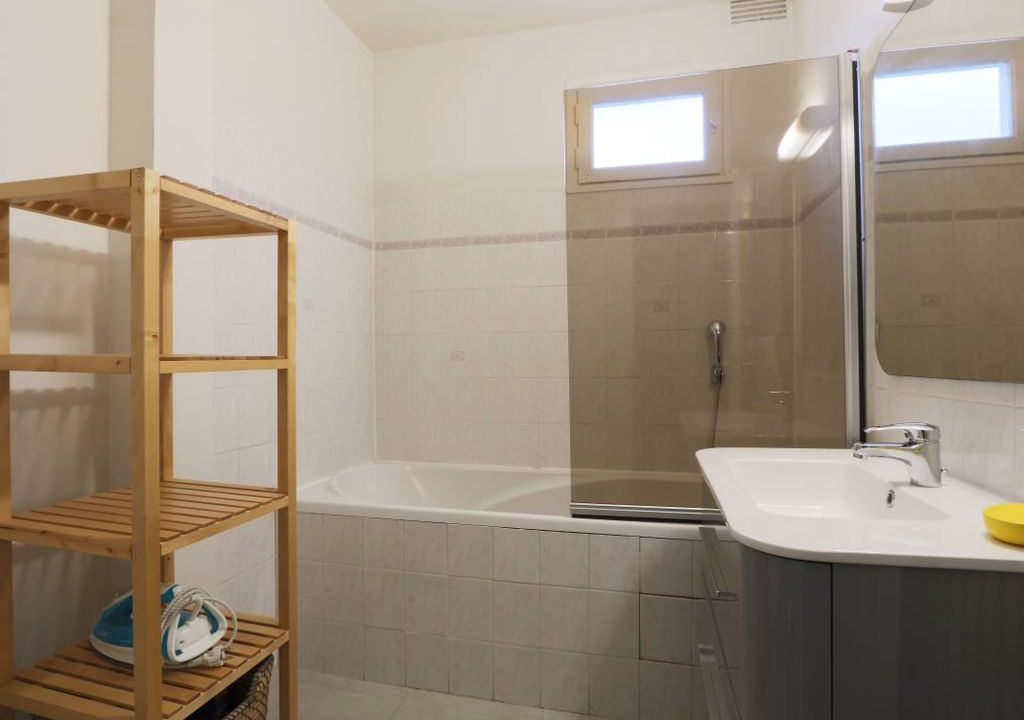 Photo of Bathroom in Saint-Pierre-des-Corps