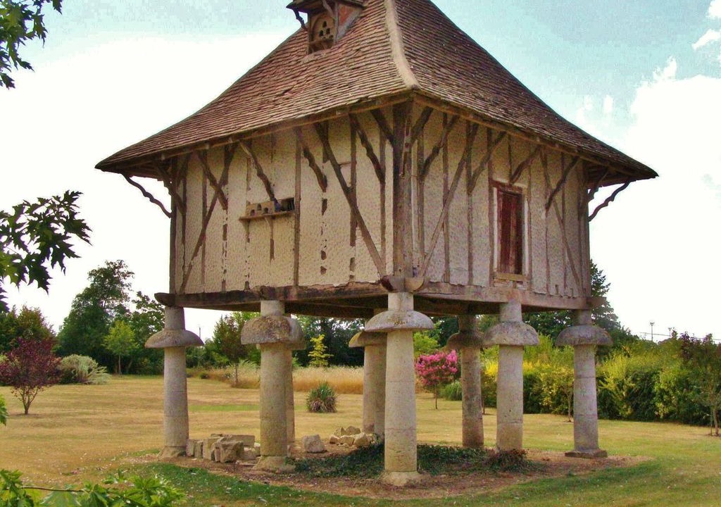 Photo of Buildings in La Croix-Blanche