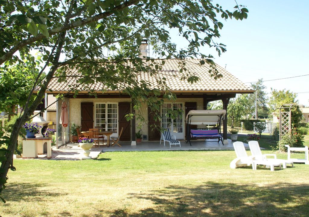 Photo of Buildings in Plaisance