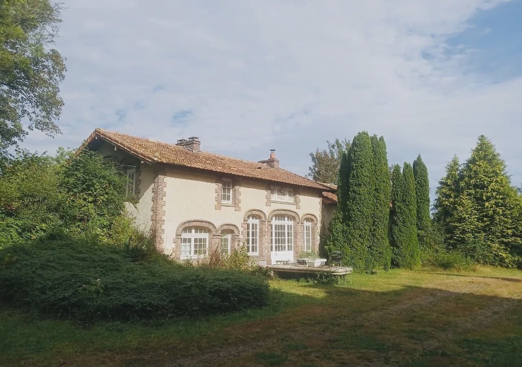 Photo of Buildings in Cerisy-la-Foret