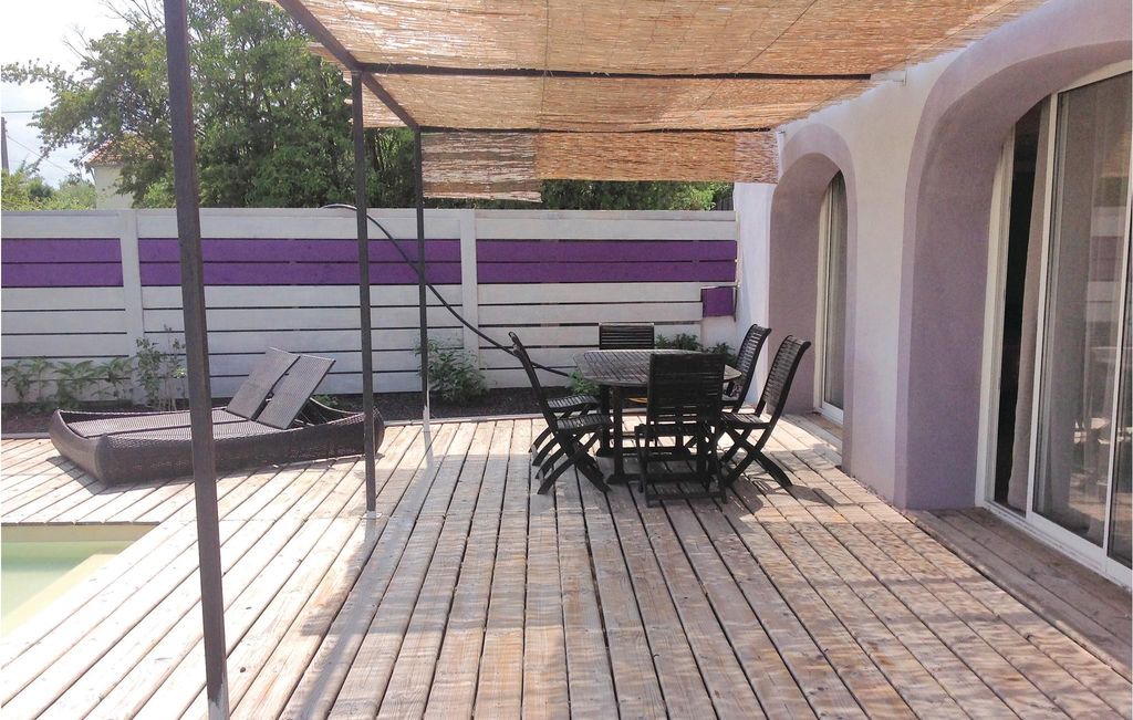 Photo of Patio Balcony in Saint-Privat-des-Vieux