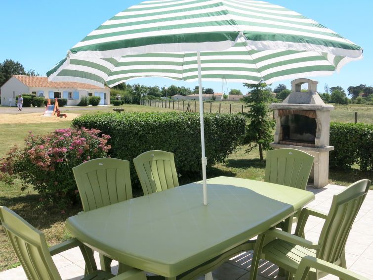Photo of Patio Balcony in Saint-Vincent-sur-Jard