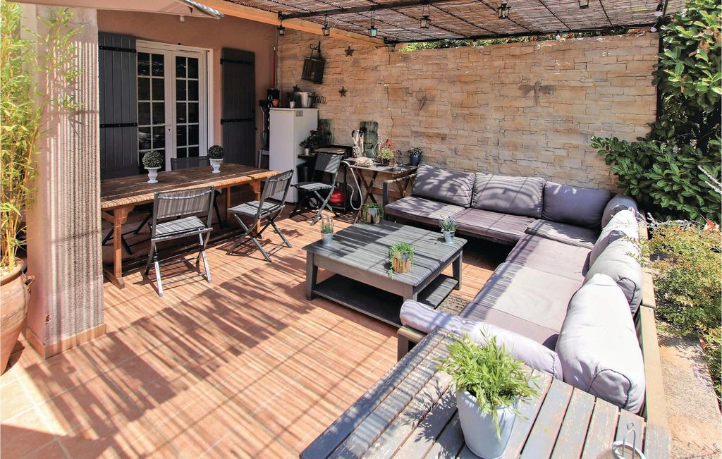 Photo of Patio Balcony in Caumont-sur-Durance