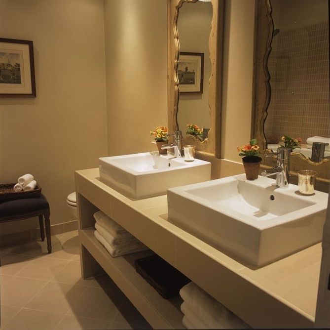 Photo of Bathroom in Arsenal