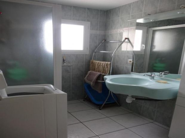 Photo of Bathroom in Grues