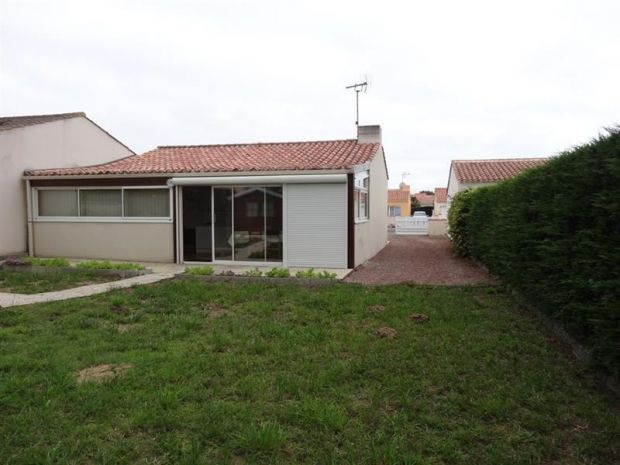 Photo of Buildings in Grues
