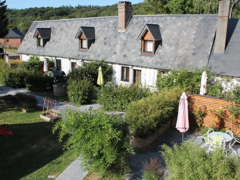Photo of Buildings in Le Hanouard