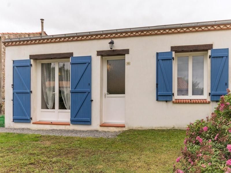 Photo of Buildings in Rouans