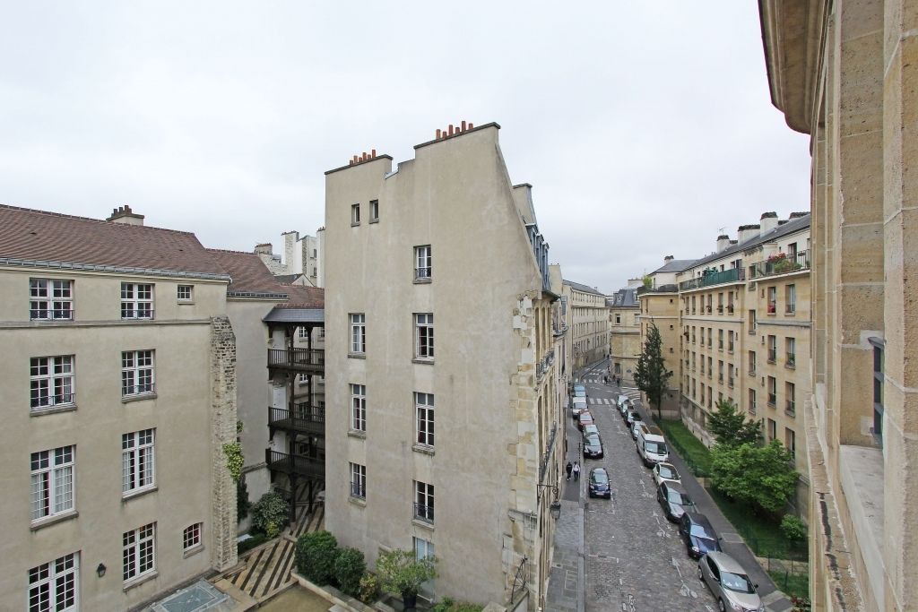 Photo of Buildings in 4th Arrondissement