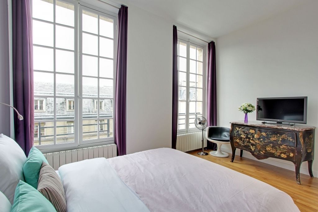 Photo of Bedroom in 4th Arrondissement