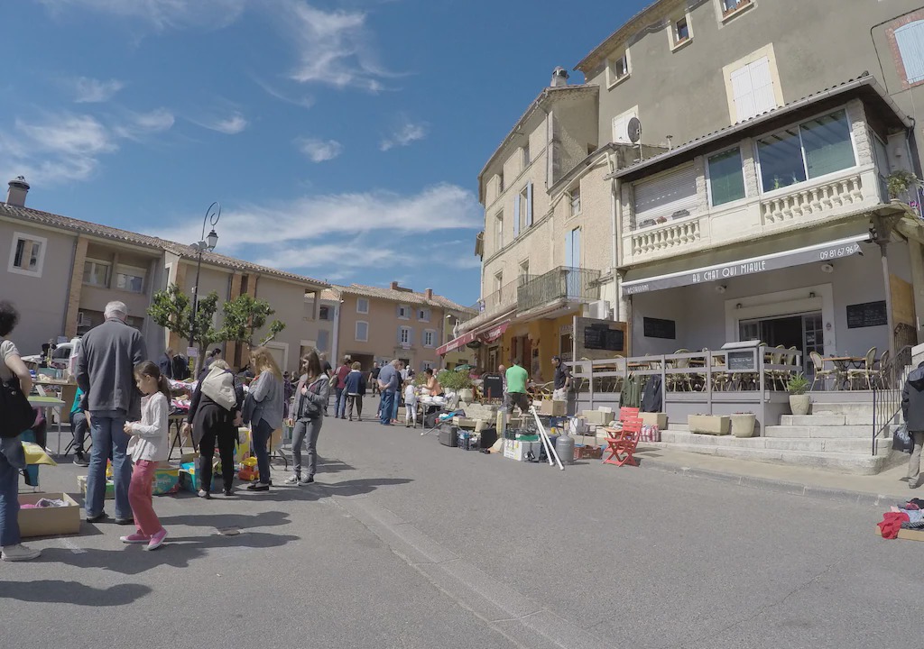 Photo of Others in Sablet