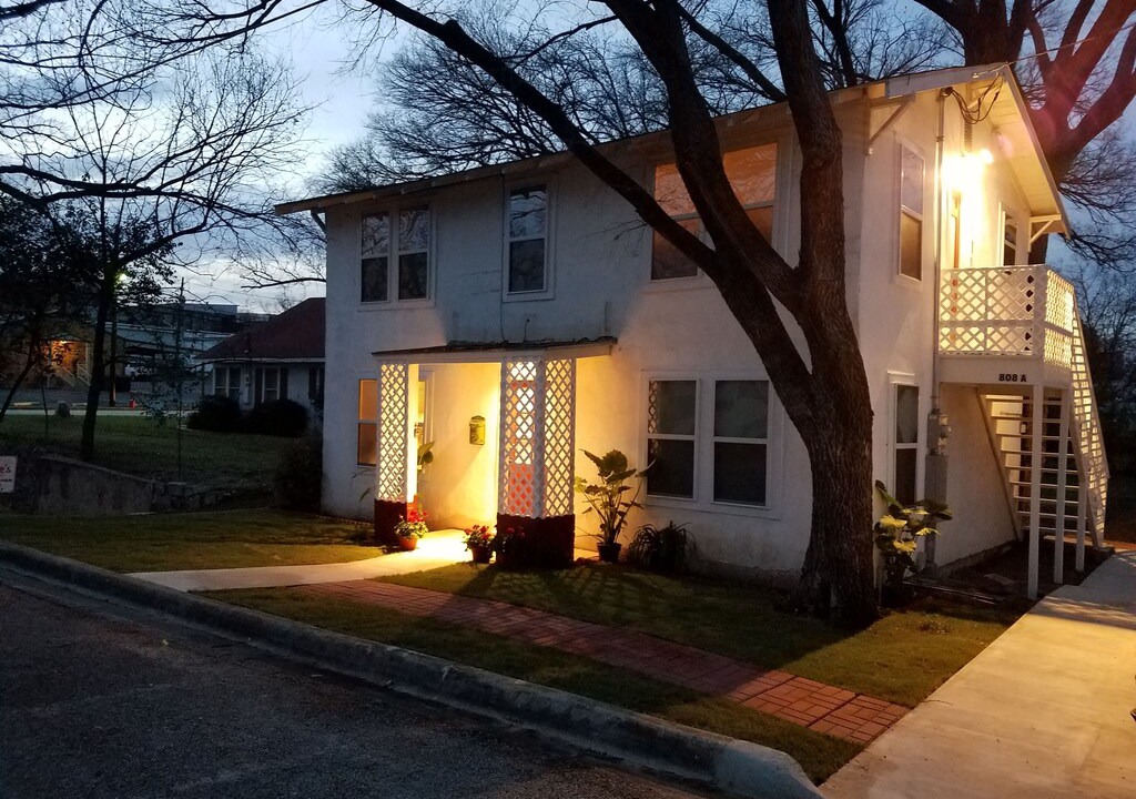 Photo of Buildings in Llano