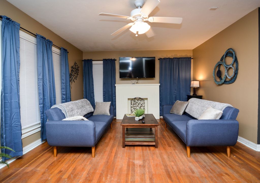 Photo of Livingroom in Tech Terrace