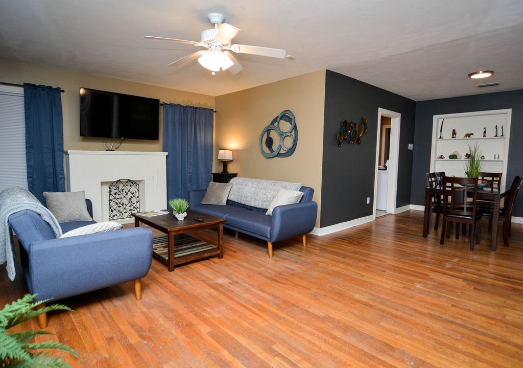 Photo of Livingroom in Tech Terrace