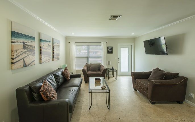 Photo of Livingroom in South Middle River