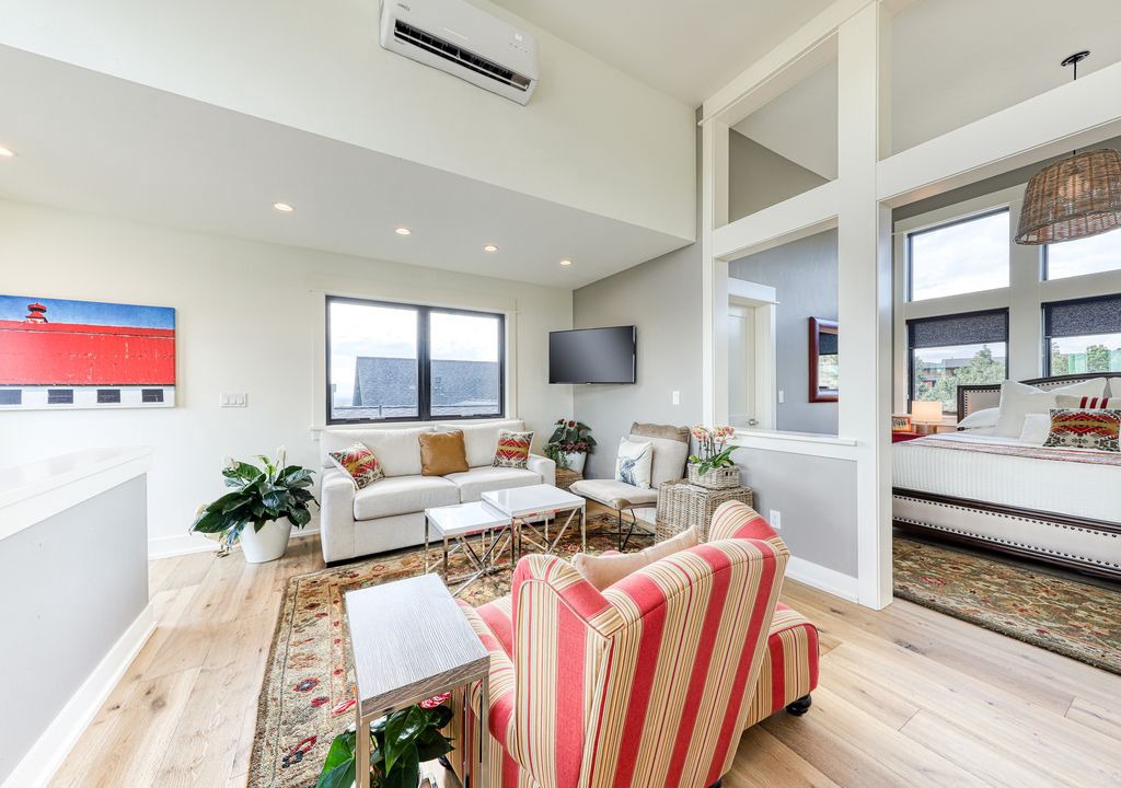 Photo of Livingroom in Powell Butte