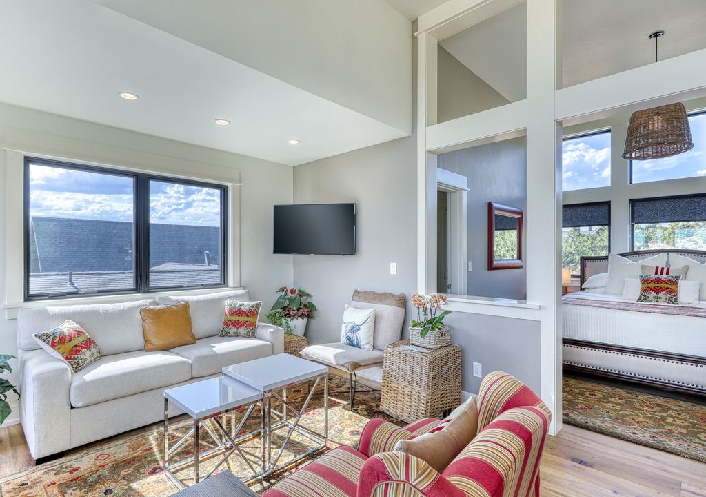 Photo of Livingroom in Powell Butte