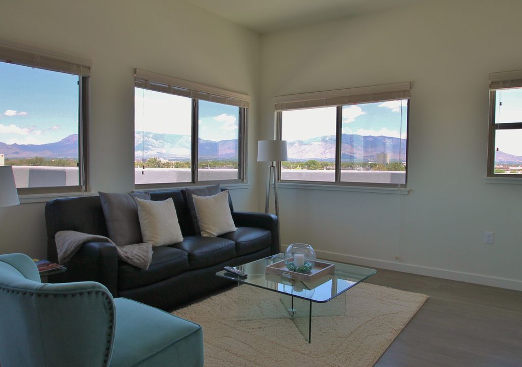 Photo of Livingroom in Nob Hill