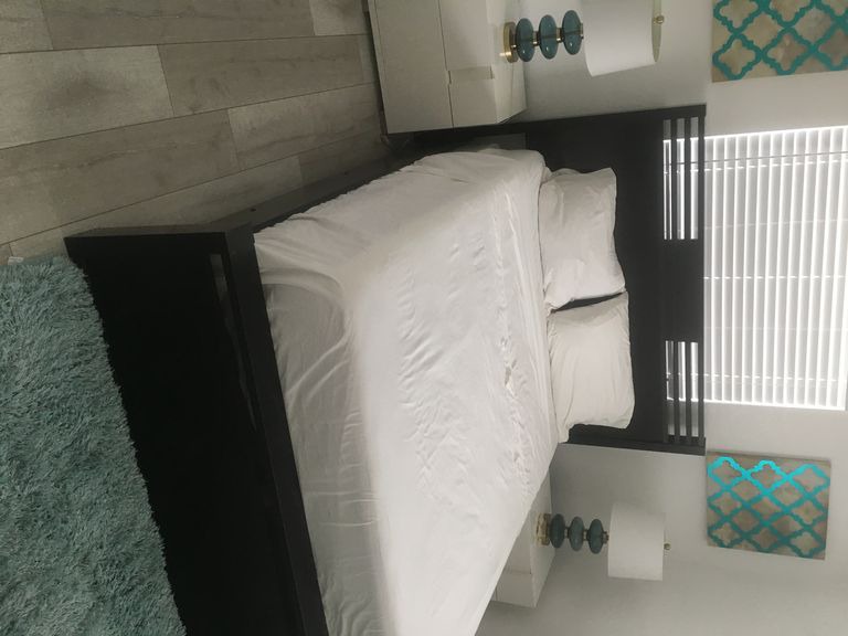 Photo of Bedroom in Oakland Park