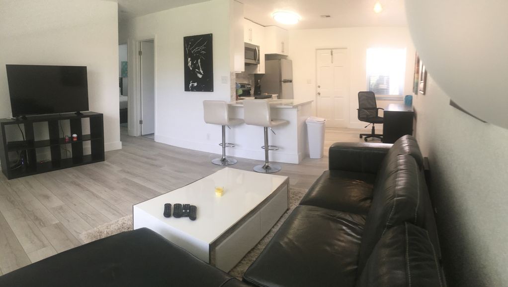 Photo of Livingroom in Oakland Park